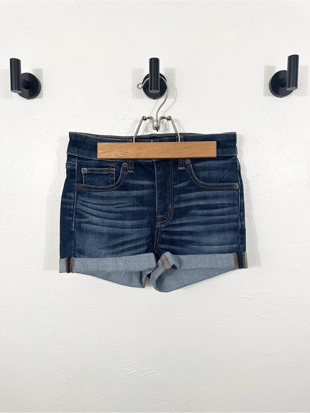 American Eagle Dark Wash High-Rise Denim Women’s Shorts